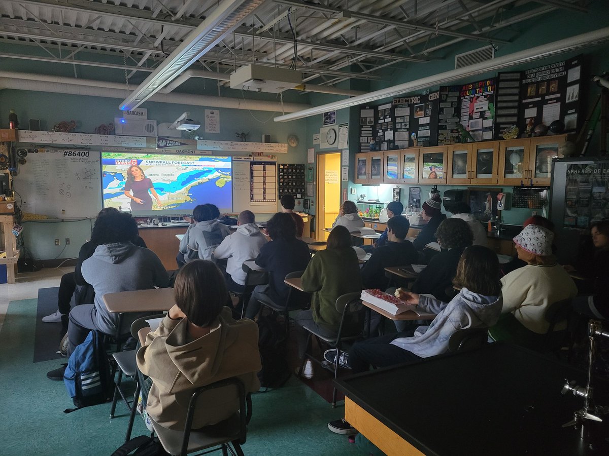 OakSciMatters's tweet photo. Oakmont Metrology started last week! Thanks for the daily weather! @Met_CindyFitz @WCVBweather https://t.co/bZN1rSDHAY