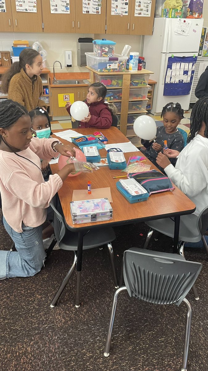 LovesExplorers's tweet image. First time meeting our bigs for our turkey races based on the book, The Great Turkey Race! #ctejoy #ctelearning @CatawbaTrail