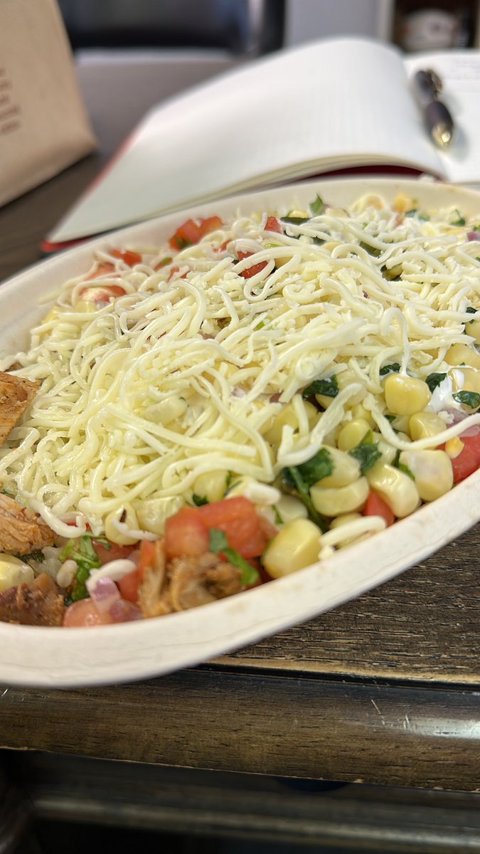 mckinnonins's tweet image. Gotta hand it to the local @ChipotleTweets, they are consistent in screwing up orders.  No where on my order did I ask for corn salsa, tomato, onions etc. at least they got the chicken correct.  #NotTheFirstTime #Youhadonejob