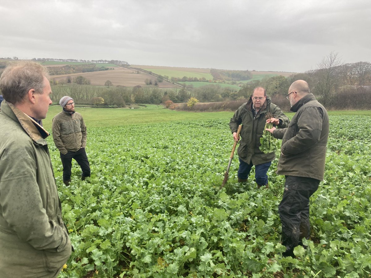 nickpeters1989's tweet photo. Very interesting day up on the Lincolnshire wolds with colleagues for a look round Tim Lamyman’s record breaking crops/farm and to see what tips we can learn and share with growers… 👀🚜🌾🚛#BarnBusting @BionatureAgri #Nutrition #settingthefoundations #buildingblocks https://t.co/hhJdUPzG3s