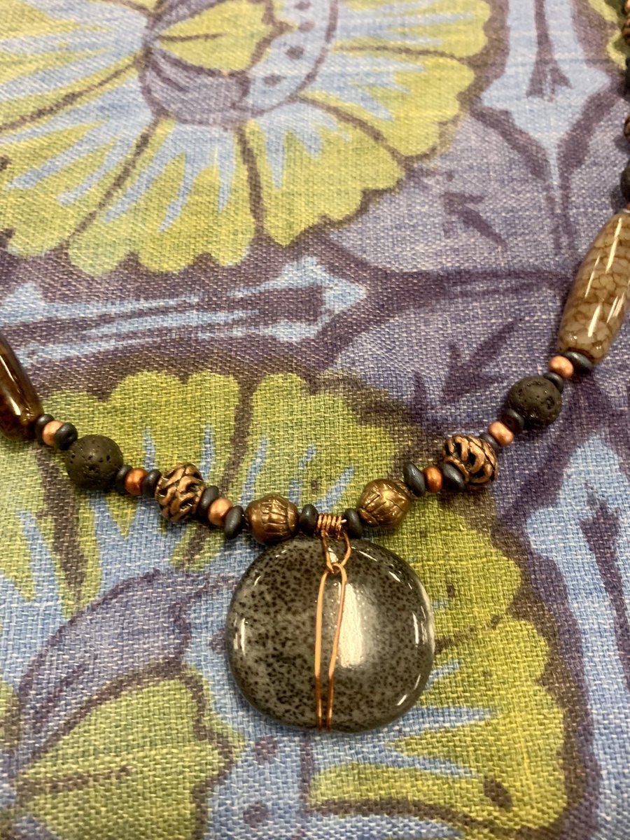 Ceramic pendant with copper, stone, and glass. $35 on Etsy: use code 30OFF for holiday discounts on all items~
etsy.me/3ERZ4Zo