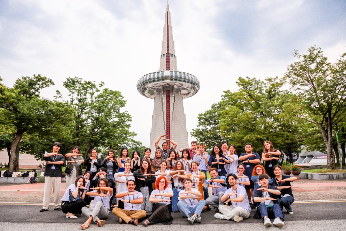 "When we started this conversation, we started to say 'Hey we want to do a hackathon on space and gender on Earth.' And people just couldn't see it."
 
BUT... they made it! 🌟👏.                (1/3)