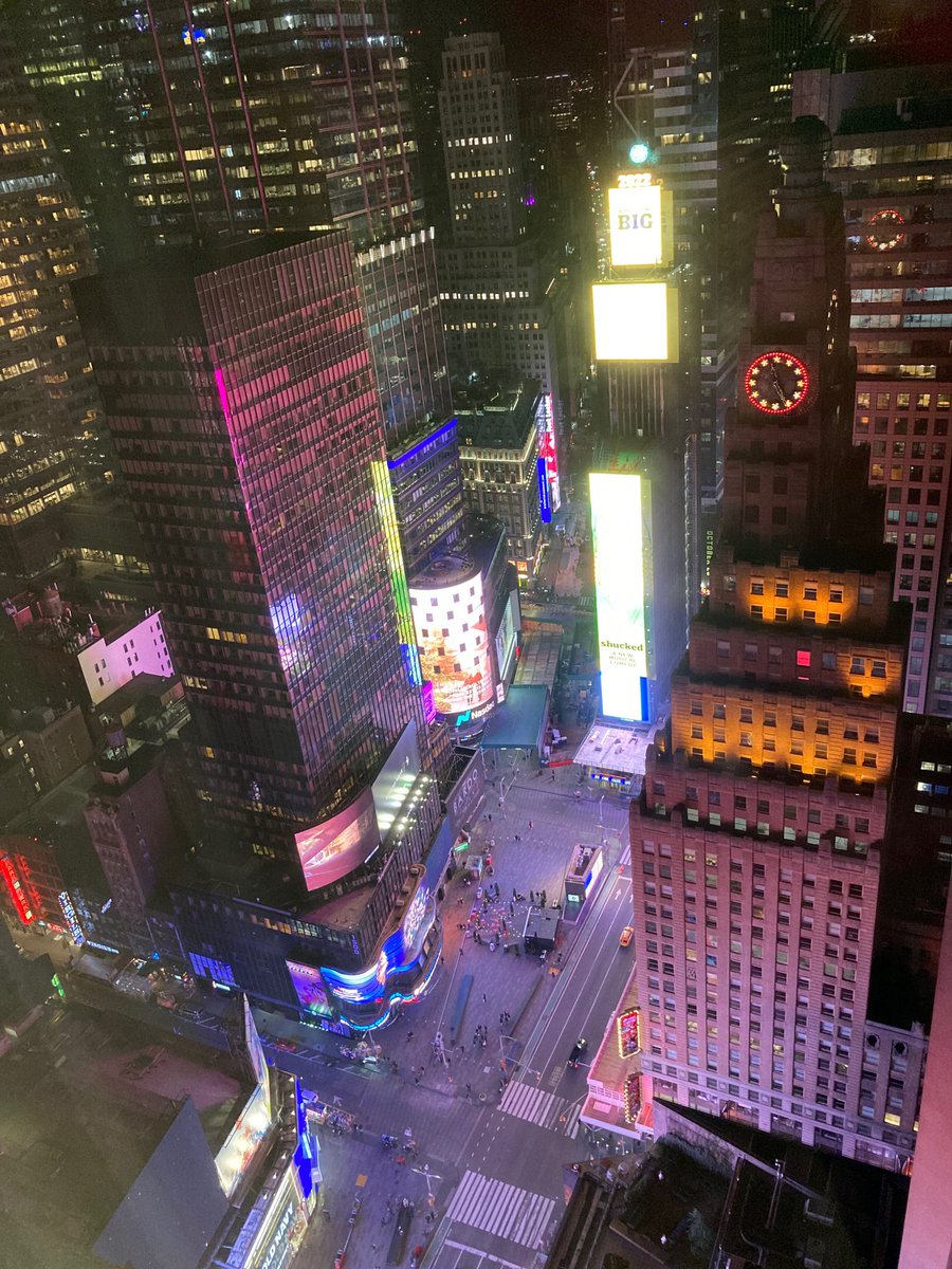 We are back in the very frigid Big Apple to attend the <a href="/LupusResearch/">Lupus Research</a> Gala, enjoy delicious food and connect with dear friends. Check out the incredible view from my room at the Marriott Marquis. <a href="/LADAOrg/">Lupus Association</a> <a href="/BNyquist_MPH/">Brian Nyquist, MPH</a> <a href="/Dave_Arntsen/">Dave Arntsen</a> <a href="/Annezab/">Anne Zablotowicz</a> <a href="/PatsysItalRest/">Patsy's Italian Rest</a> #Lupus #NewYorkers