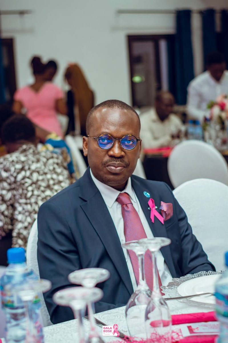 medstud_lead's tweet photo. Nos sincères gratitudes à M. Issaka Dangnossi , le Chef de bureau du Coordonnateur résidant du système des Nations Unies au Yémen - (Aden), d’avoir été à nos côtés pour la réussite de cette noble cause . 

#GalaRose2022 #SupportWomenWithBreastCancer #wasexo #kebetu #TgTwittos https://t.co/xqEHxHpc4t