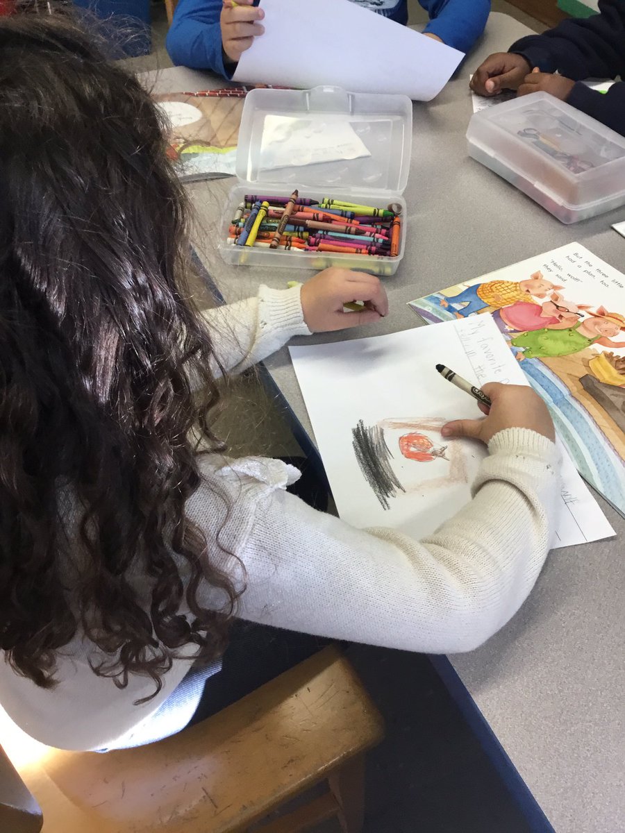 MrsRomerosClass's tweet image. Fun Friday activities! We were lucky to have second graders share a story with us.  We then drew our favorite part from the story. #studentteachers #teamteaching #learningwhilehavingfun @GKraese @mrhugey_pennave