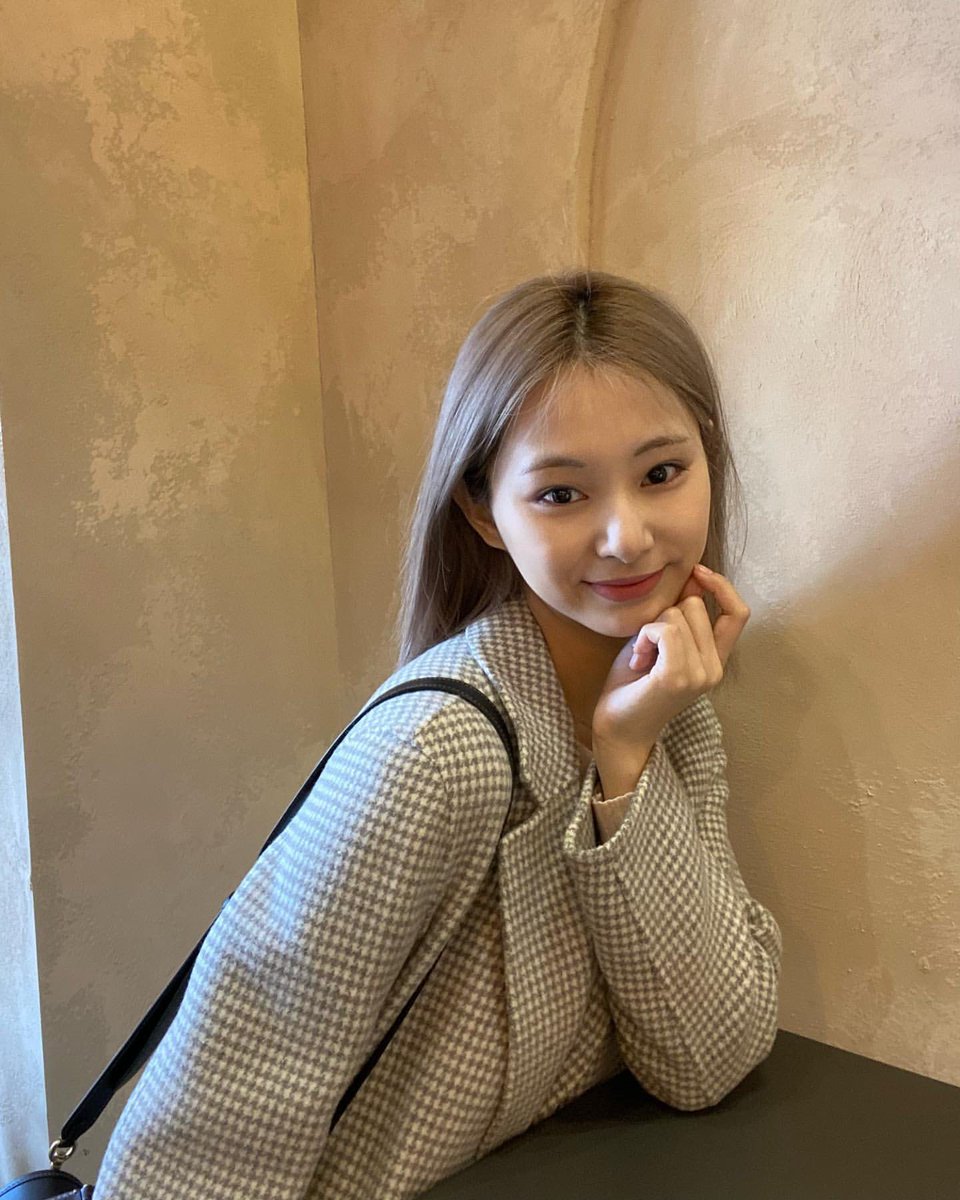 daily tzuyu smiling (@tzuyuthink) on Twitter photo 