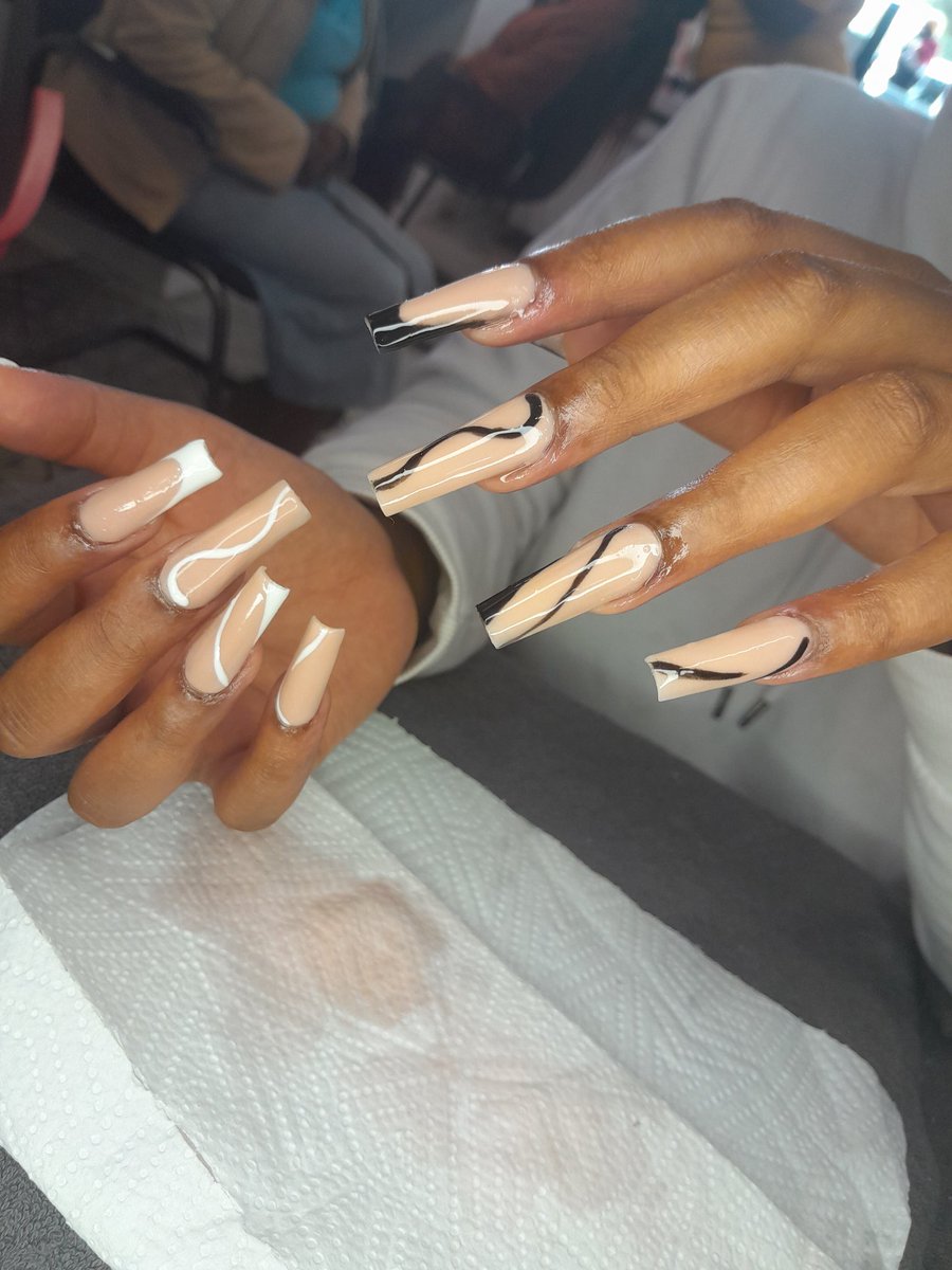 NobuhleNcube10's tweet photo. Plain acrylic        R200
Gel with tips.       R220
Gel overlay.         R150
Acrylic overlay.  R150
Ombre.                R250

Art 10rand to 30rand
 We located at 12 central avenue near the old Absa building in Kempton Park cbd. (Classic hairsaloon)

Call or whatsaap 0680370351 https://t.co/xjy7hNjYUc