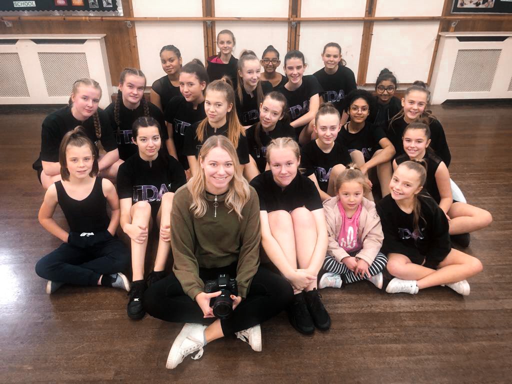 A massive thank you to Amy from ALM Creative and all of the students who turned out on a Sunday to attend our TDA photoshoot 📸
•
Watch this space for some of the great shots that we got! 👏