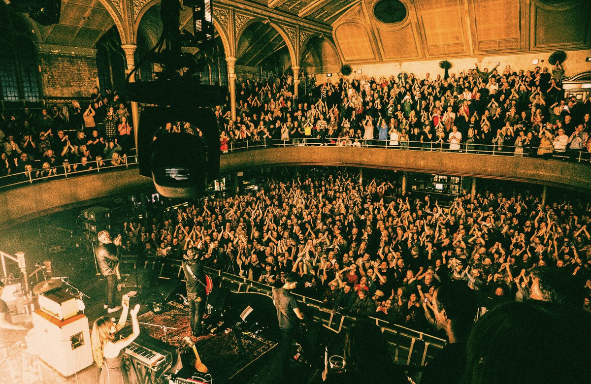 Lightning_Seeds's tweet photo. Great to see so many smiles and so much love from all the crowds at our shows on this tour. Saturday @Alberthallmcr is one of our favourite shows we’ve ever played. Thank you!! 🍓✨ https://t.co/u0WaCo4pgo