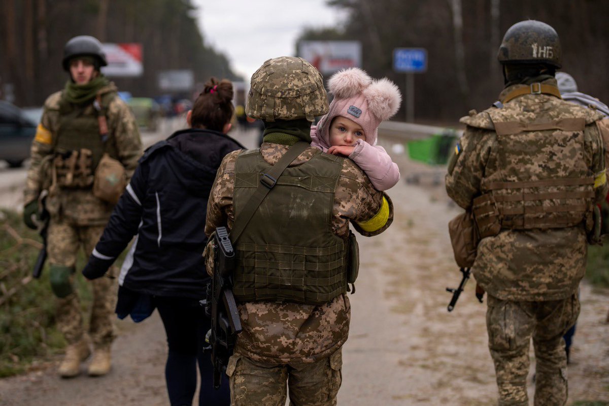 Yaroslav_P98's tweet photo. We saw it in 2004 
We saw it in 2014 
We see it in 2022 

Ukrainians chose freedom over oppression. 
They fought for it then.
They fight for it now. 
No matter if the enemy is domestic or a foreign invader. 
Today is a reminder of that. https://t.co/WmOM9eFGfB