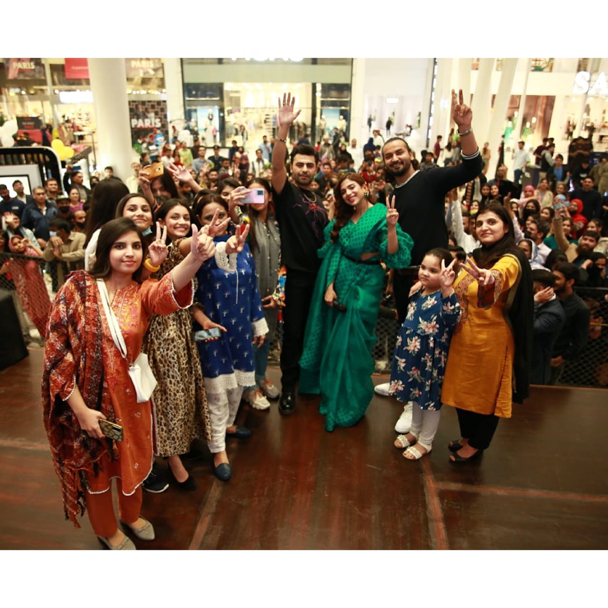 LollyPictures's tweet photo. #Lahore came all out for the love of #TichButton's lead couple #FarhanSaeed and #SonyaHussyn at #packagesmall β£οΈ
π₯ All set to hit cinemas on 25th Nov 2022
#aryfilms #shootingstarstudio #salmaniqbalfilms #tbary #madeinpakistan #roohafzago #redisthenewgo
#tichbuttonfever https://t.co/88Yd31MzAn