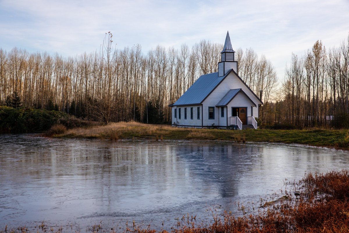 JamestownSet's tweet photo. It's been a sunny lately, which means chilly! Enough to put a layer of ice on the pond. Not skate worthy yet, but I did see a π¦ standing ON the pond when I arrived. He declared, no photos, & flew away before I could get one.
#wcth #hearties #ChilledToPerfection
πΈ Krista Petrie https://t.co/vxHLggo822
