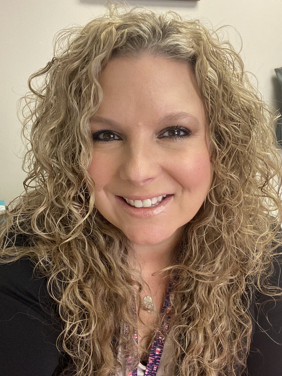MarrowMomma's tweet photo. New week, new day, fresh hair & nails…let’s do this!! #ThreeDayWorkWeek #ThanksgivingVibes https://t.co/V3qlLtzFLp