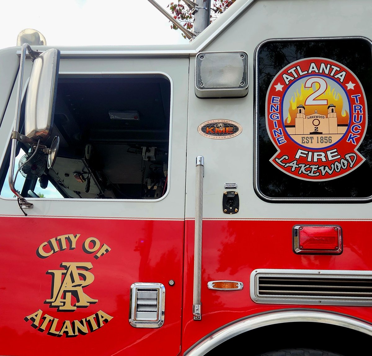 ffshifflett's tweet image. City of Atlanta Fire  Engine 2- Lakewood 
#fire #gafire #engine2 #Atlantafire