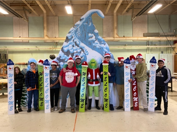 CCTC_CCPS's tweet photo. Even the Grinch cracked a smile after seeing the amazing work our Construction and AMP students did.
#CCTCGrows https://t.co/RCJvXYu5gv