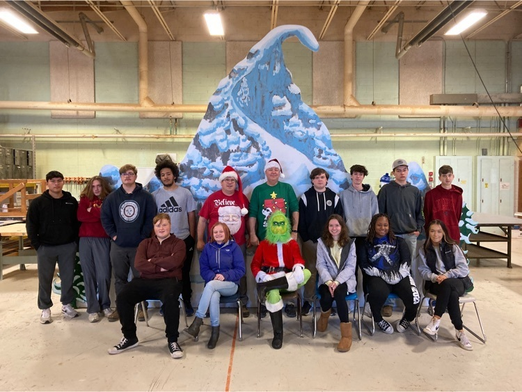 CCTC_CCPS's tweet photo. Even the Grinch cracked a smile after seeing the amazing work our Construction and AMP students did.
#CCTCGrows https://t.co/RCJvXYu5gv