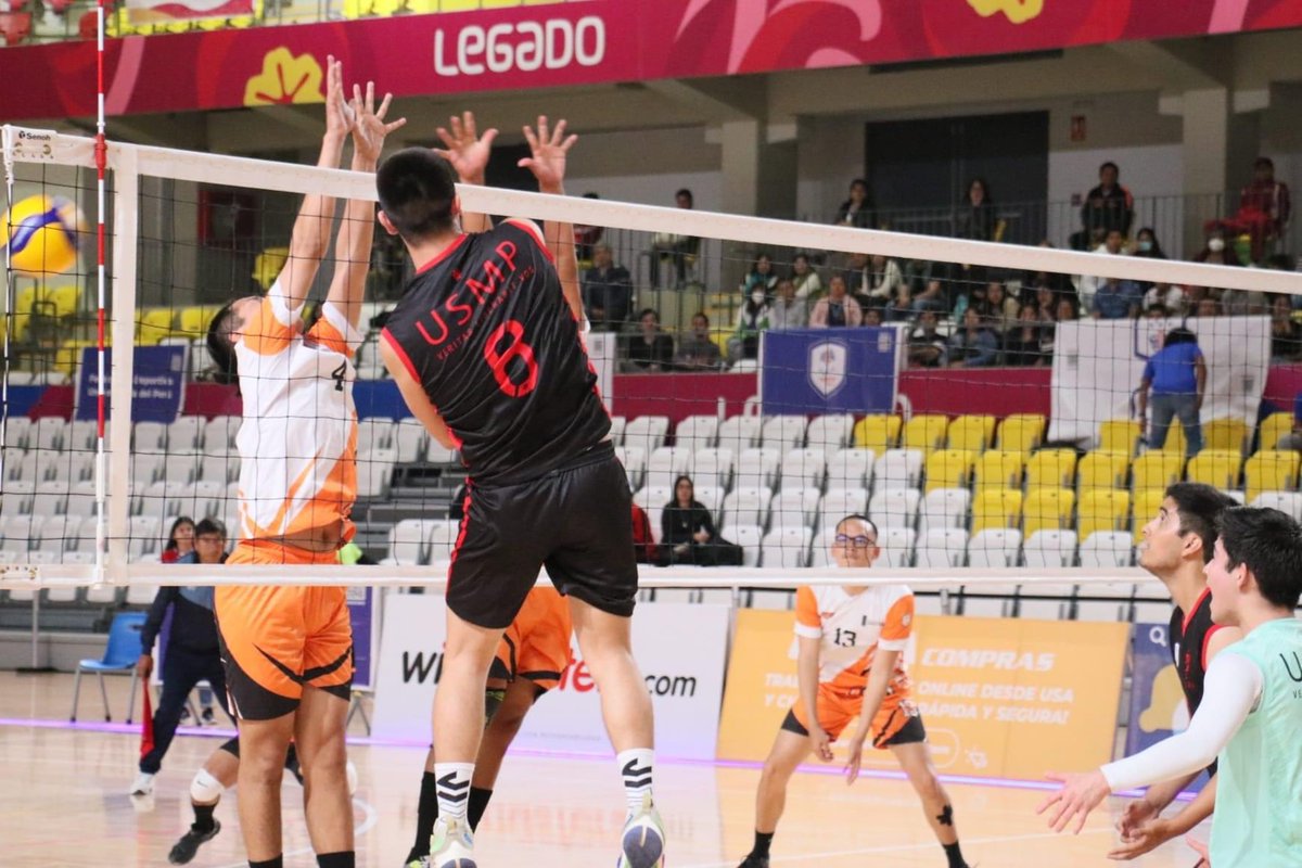 USMP_oficial's tweet photo. #OrgulloUSMP | Sanmartinianos ganaron la Medalla de Oro 🥇 del Campeonato de Voleibol Masculino 🏐 de @perufedup 2022 al consagrarse campeones por vencer en la final a la Universidad Federico Villarreal por 2 sets a 0. 

¡Muchas felicidades! 🏆
¡Arriba USMP! 🔴⚪️

📸 FEDUP https://t.co/9leOvQIfJH