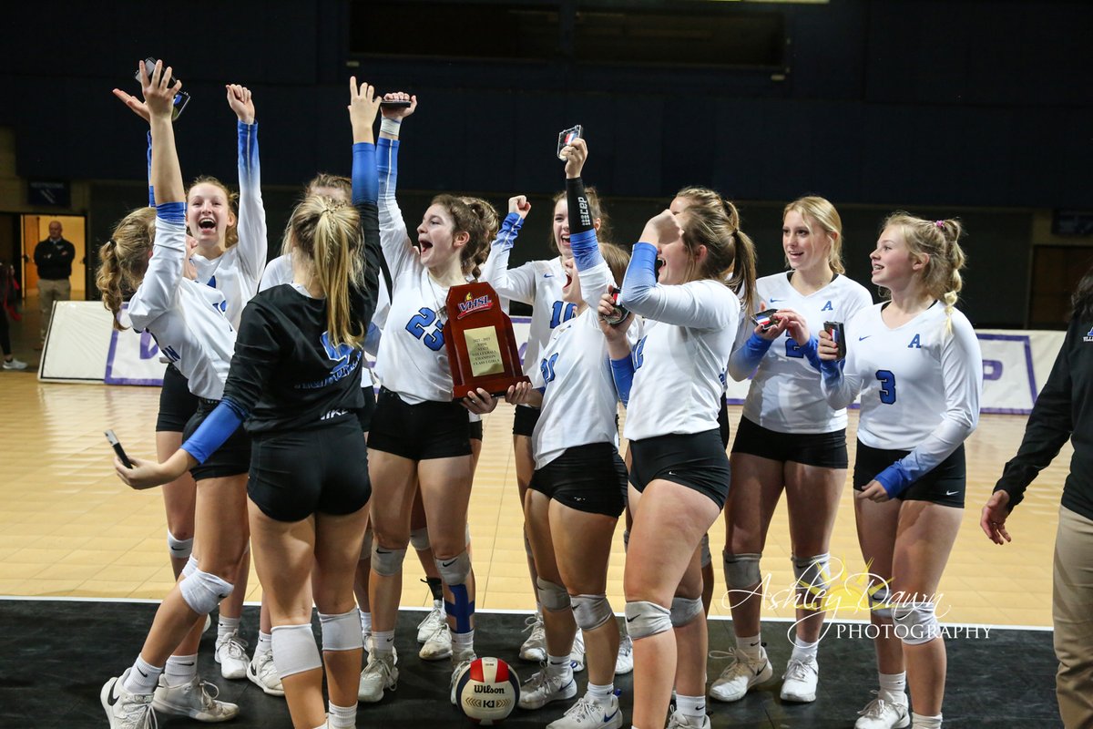 AHSEaglesFootie's tweet photo. It Started With An Opening Night District Loss

It Ended With a SEVENTH @VHSL_ Title For Your @AuburnHSEagles Volleyball Squad!!!

Proud of Every Single One Of You!!! Congrats Coaches!!!

#ForRealWeAreRunningOutOfGymSpace
#BackToBackToBackToBackStateChampions🏆
#Dynasty🏐 https://t.co/UGOvVX9PC1