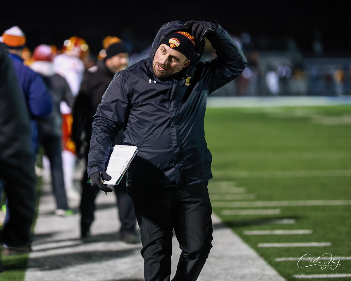 cedjayphotos's tweet photo. Shout out to the entire @BataviaFootball coaching staff. The time and effort you guys pour into these kids year in and year out is unmatched. #goinstate #ihsa #cedjayphotography https://t.co/xQVRpIT9lg