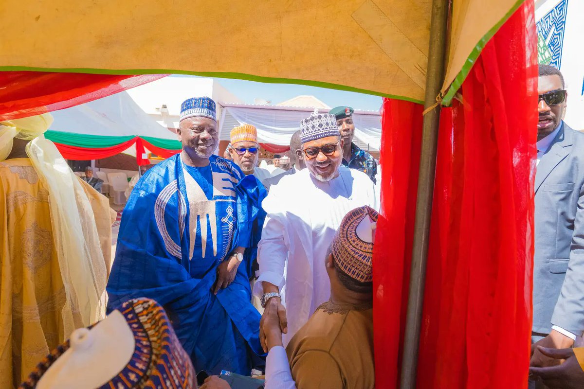 hon_umarelyakub's tweet photo. Turbaning ceremony of the state chief of protocol  Ambassador Lawal Abdullahi kazaure as Dan Masaninin Kazaure. The event was alongside the wedding fatiha of the daughter of Amb. Lawal Abdullahi Kazaure. https://t.co/NpK4RiXxT2