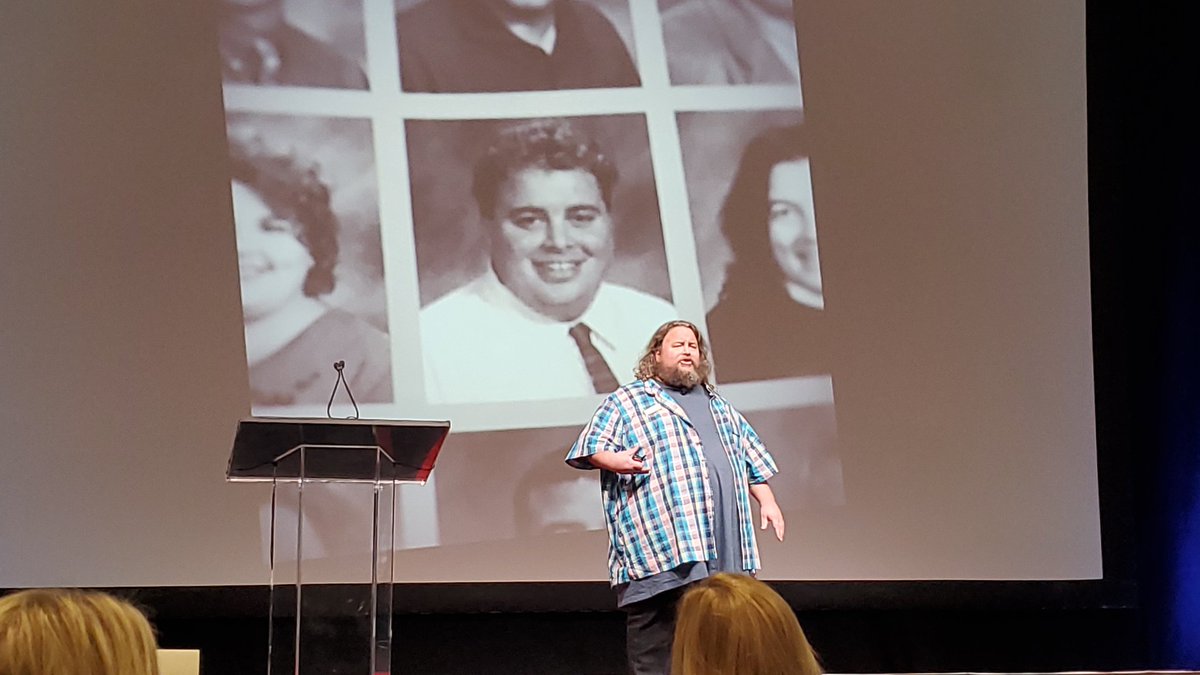 EdTechMcMillan's tweet photo. Enjoying Tim's reflections on his educators and being an educator. #tedmasterclass What makes an educator great? https://t.co/wnOpR1vDse