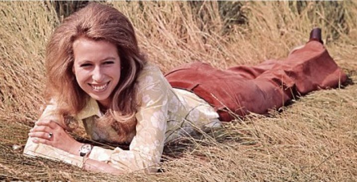 judithin77's tweet photo. A lovely relaxed portrait of Princess Anne taken in 1973 https://t.co/tHNyRIuK4S