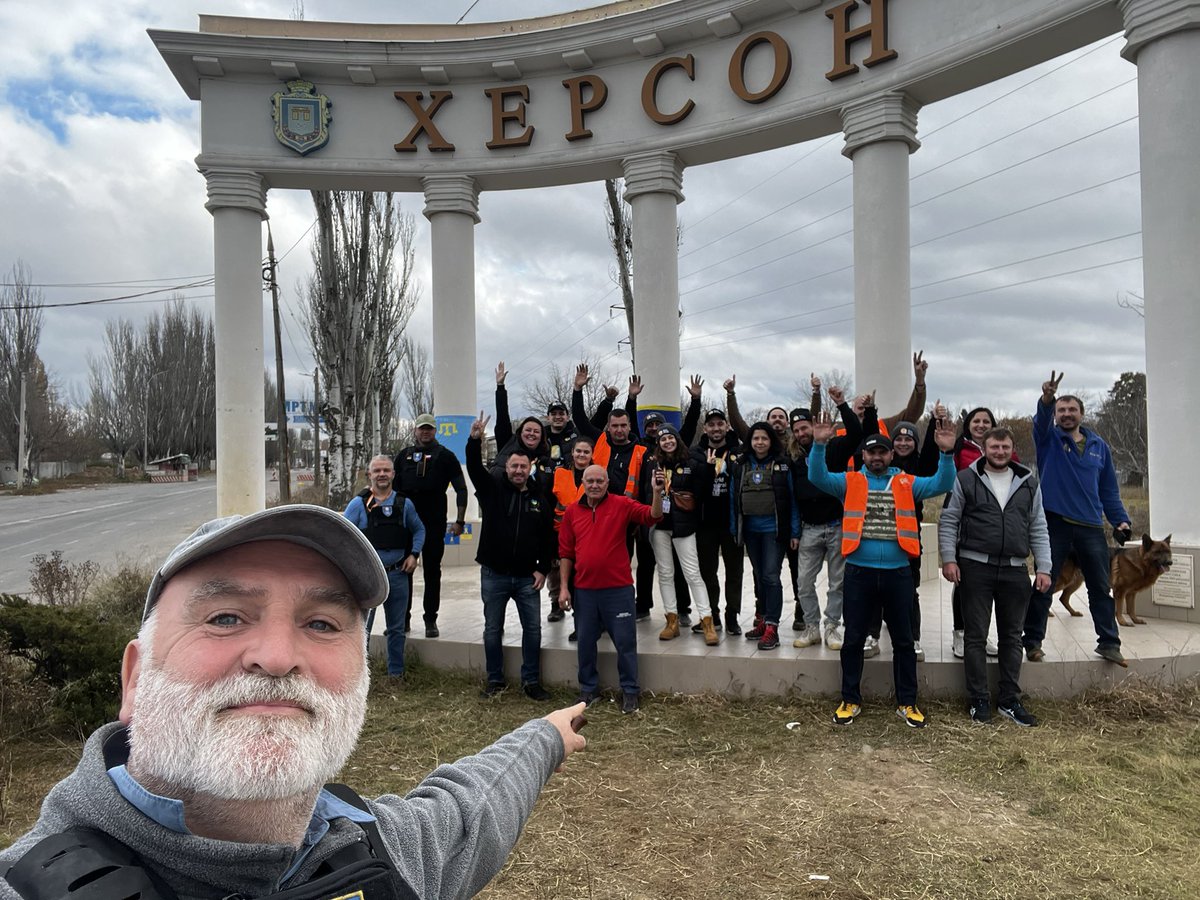 chefjoseandres's tweet photo. One of the proudest moments of my life was being in Kherson quick and fast with food and water! @WCKitchen #ChefsForUkraine mission did an amazing job. We are mainly supported by American People even more and more people around the world support our efforts…Gracias! https://t.co/65NnW26hWB