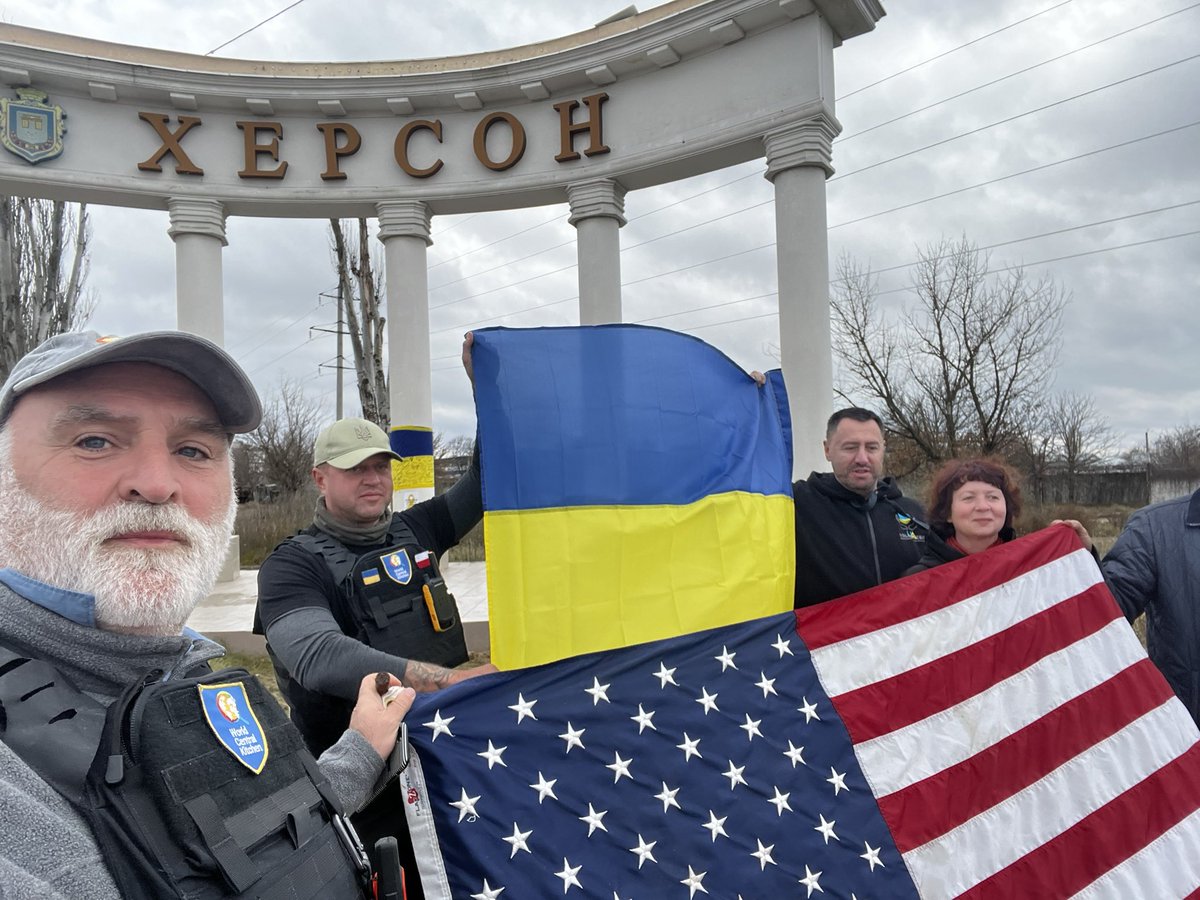 chefjoseandres's tweet photo. One of the proudest moments of my life was being in Kherson quick and fast with food and water! @WCKitchen #ChefsForUkraine mission did an amazing job. We are mainly supported by American People even more and more people around the world support our efforts…Gracias! https://t.co/65NnW26hWB