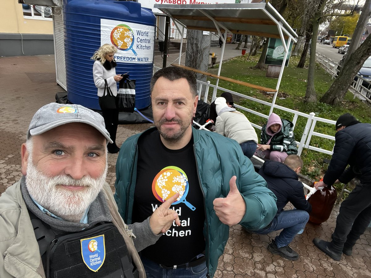 chefjoseandres's tweet photo. One of the proudest moments of my life was being in Kherson quick and fast with food and water! @WCKitchen #ChefsForUkraine mission did an amazing job. We are mainly supported by American People even more and more people around the world support our efforts…Gracias! https://t.co/65NnW26hWB