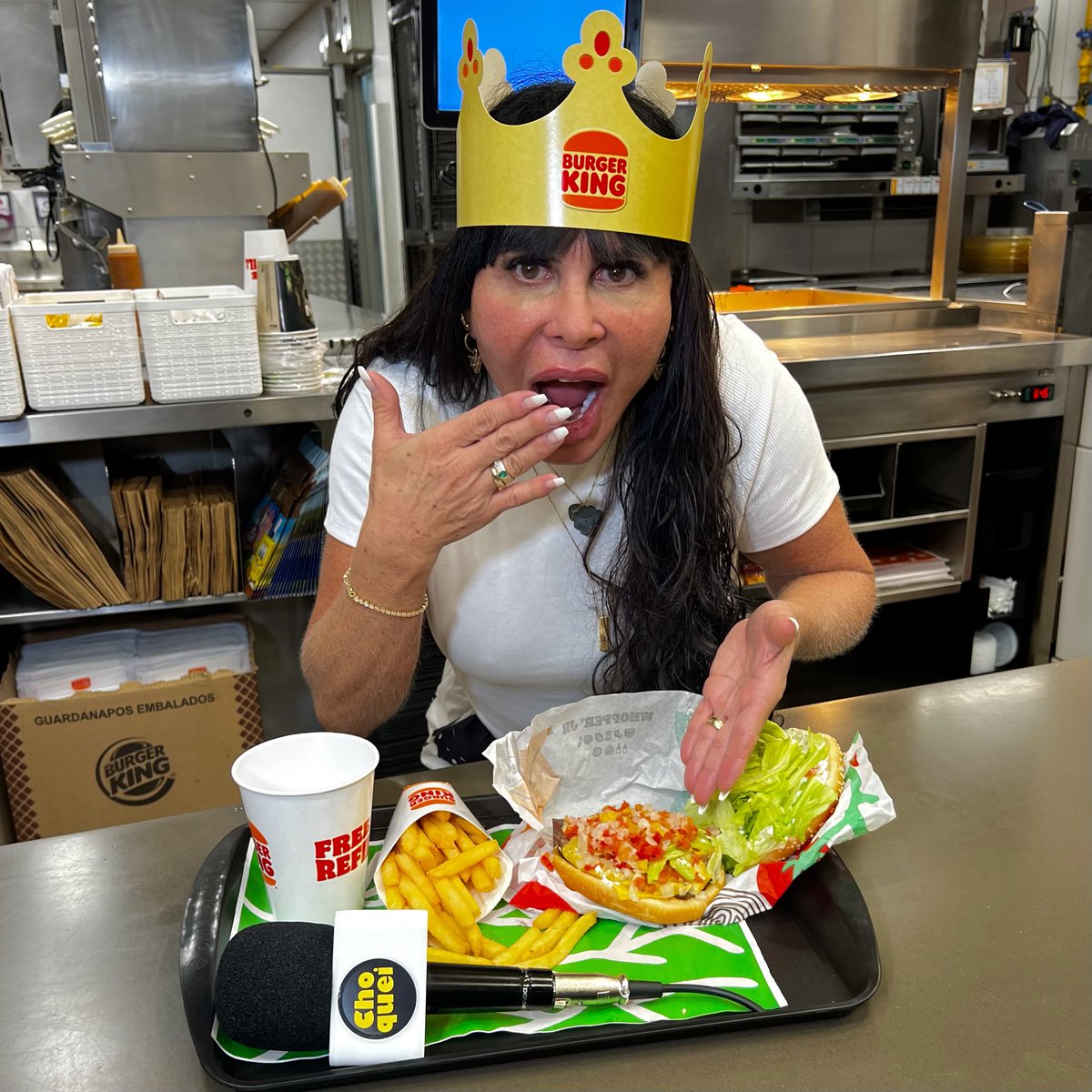 choquei's tweet photo. 🚨VEJA: Correspondente da @choquei encontra vinagretchen, hambúrguer com fraldinha e maionese temperada no Whopper Churras do @burgerkingbr [publi] https://t.co/5Zh9EQ7G66
