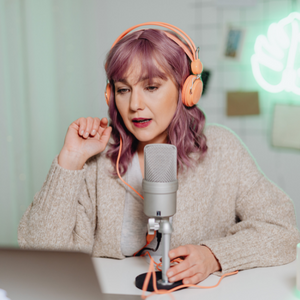AheadCast's tweet photo. Many podcast hosts have a detailed analytics dashboard that lets you track your show's growth in a super easy-to-understand interface. https://t.co/V5JJGWJUBJ @thepodcasthost @dealcasterslive @aheadcast #podcasthost #makeheadway https://t.co/nirgxJRSYZ