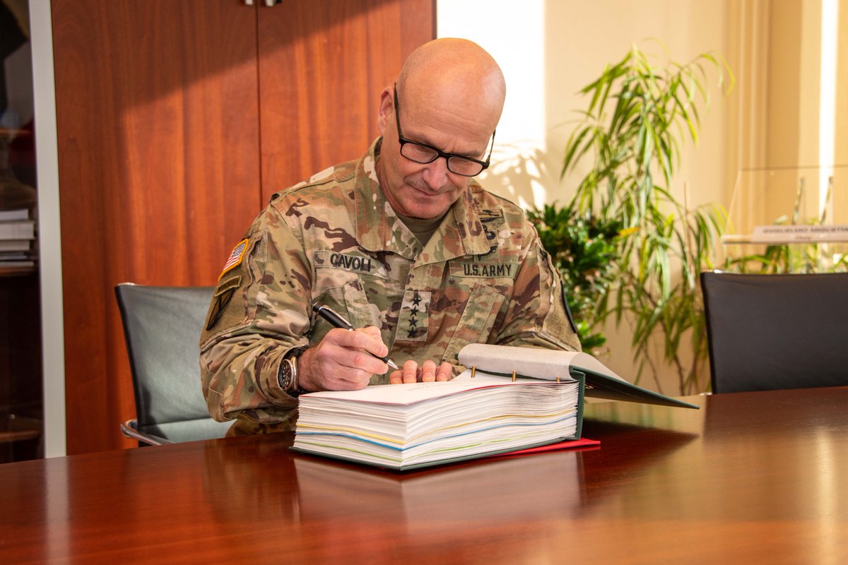 SHAPE NATO (@shapenato) on Twitter photo Supreme Allied Commander Europe (SACEUR) General Christopher G. Cavoli visited Joint Force Command Brunssum today, hosted by <a href="/NATOJFCBS/">NATO Allied Joint Force Command Brunssum - JFCBS</a> Commander General G.L. Miglietta. #NATO Supreme Allied Commander Europe (SACEUR) General Christopher G. Cavoli visited Joint Force Command Brunssum today, hosted by <a href="/NATOJFCBS/">NATO Allied Joint Force Command Brunssum - JFCBS</a> Commander General G.L. Miglietta. #NATO