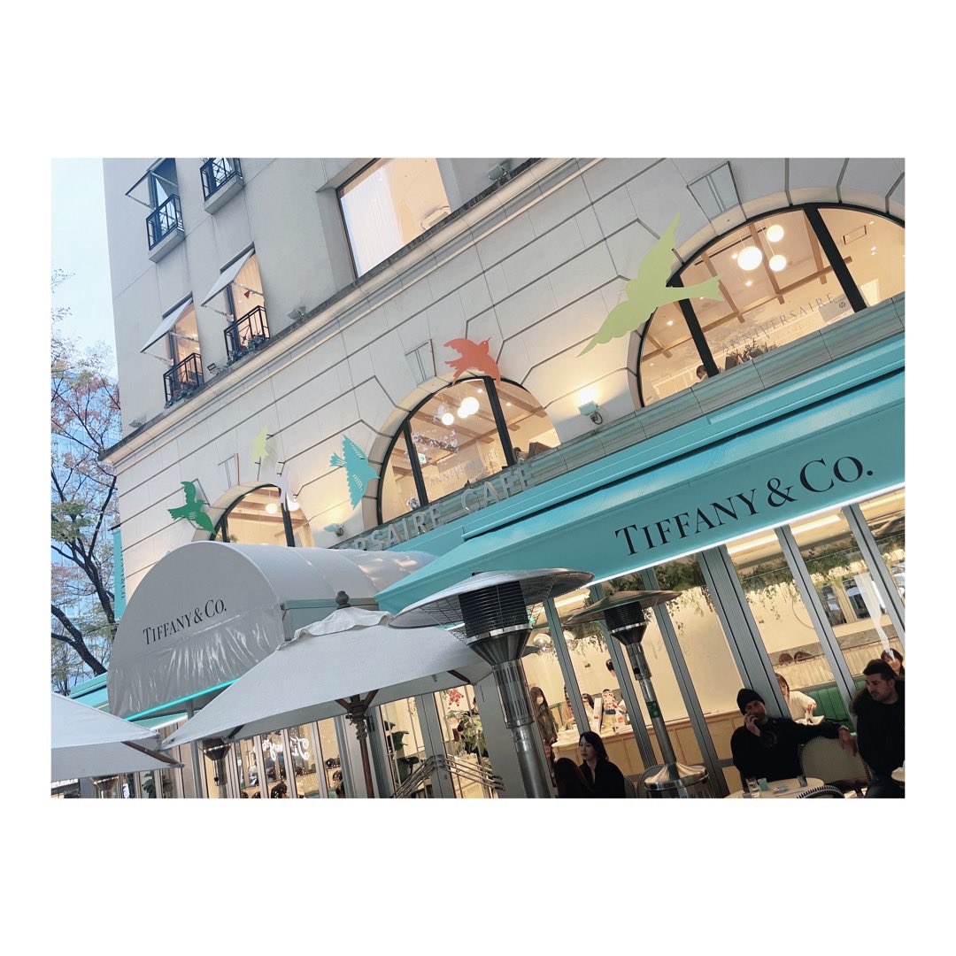 R__31415's tweet photo. お天気は安定に雨だったんだけど☔️
昨日Tiffanyのカフェ行って
しっかり亮平くん愛でてきた💓 https://t.co/hA2tM76tCx