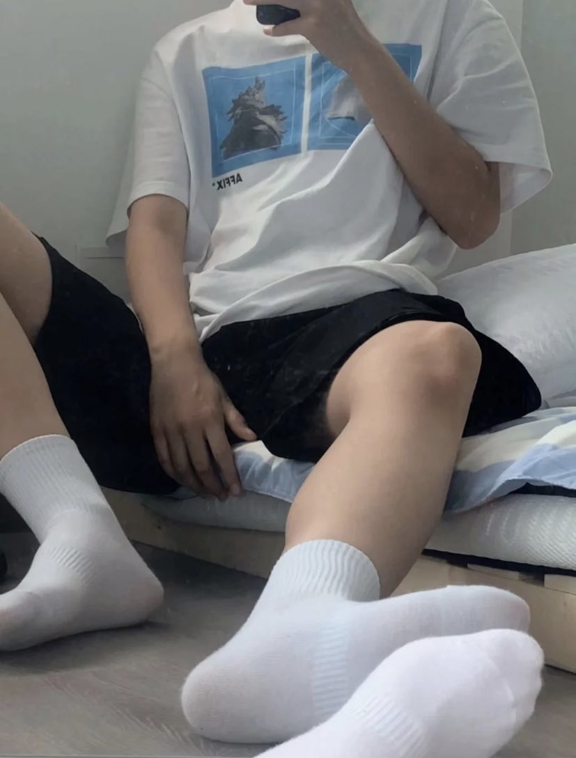 我们一起去小树林逛逛吧