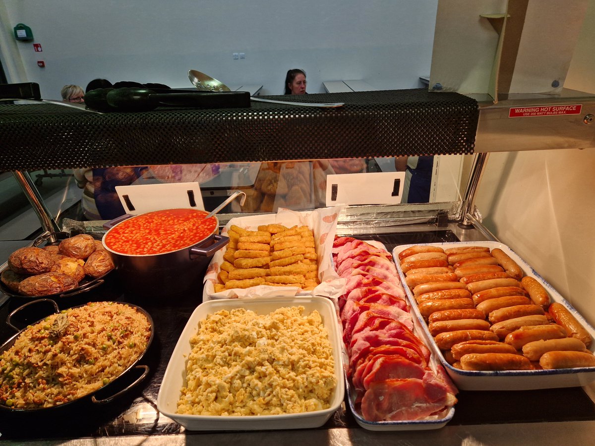 wla1295's tweet photo. What a way to kick off our world Cup! Full English breakfast, Iranian Pilaf with yogurt and mint sauce and Eton mess for pud! Loved by all our children today! #mellorsfamily #woodlands #mellorsthemeday #yummy https://t.co/FfhPu1WWal