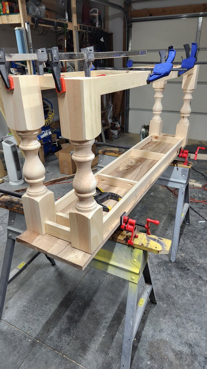 Solid progress made yesterday on this console table! Stay tuned for the finished product! 💯💯🚀🚀
#woodworking #handmade #woodworks #handcrafted #consoletable