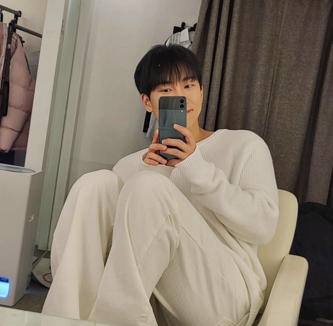 bi_notB's tweet photo. #따사로운_햇살_은광아_생일축하해
태어나 내 청춘의 한 줄기 빛이 되어줘서 고마워. 언제나 찬란한 나의 연예인💙 https://t.co/Kh3UldeaZY