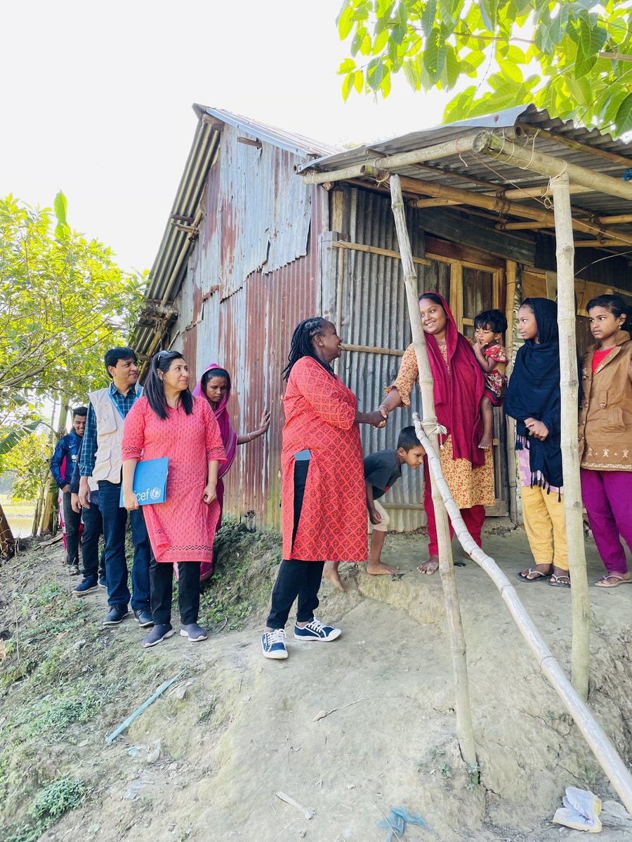 UNinBangladesh's tweet photo. @UNICEFBD #Child #Protection Program in Shantiganj, Sunamganj where @UNCERF funded social workers distribute family kits and provide safe houses for adolescent girls during #flash_flood was visited by @FAOBangladesh @UN_Women @UNFPABangladesh @WFP https://t.co/nTrvH9RE1p