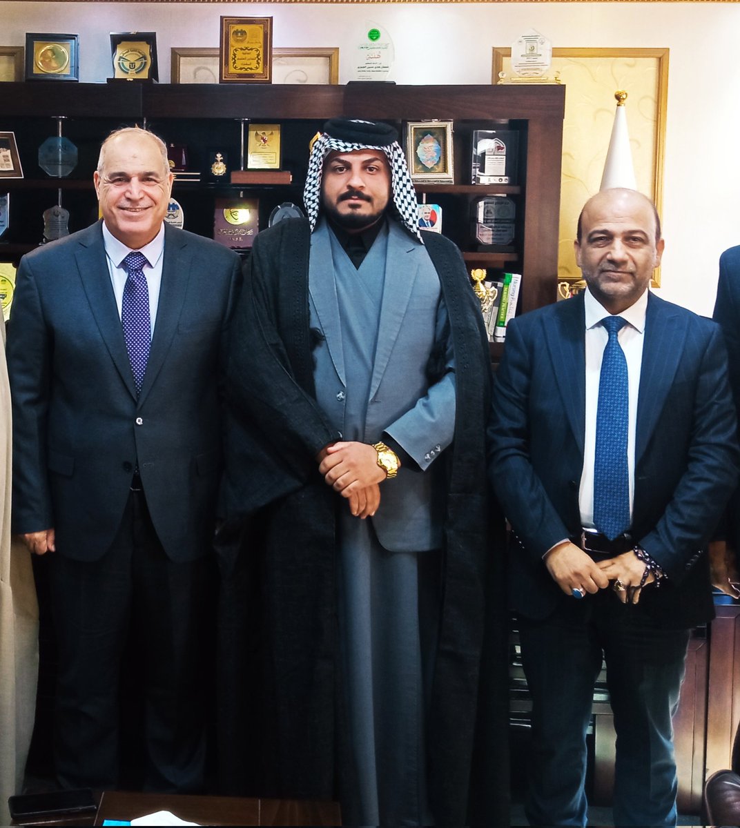 مع الأخ الدكتور قحطان الجبوري رئيس جامعة بابل
والأخ الدكتور ميري كاظم الخيگاني عميد كلية القانون