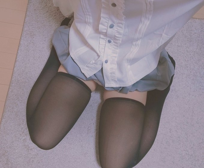 #いい太ももの日
イラスト準備出来なかったので実写です(ᐢ.  ̫.ᐢ )՞ ՞ 