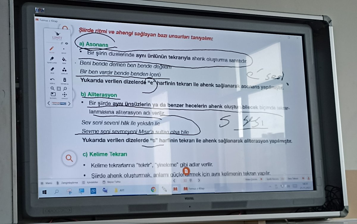 regularmemberrs's tweet photo. @notugcee @1alicomm Yorumu daha dün okudum bugün derste gördüm aklıma geldi direk Allah razı olsun daha da unutmam hahahwhshwhshaha https://t.co/gjJK2Z1p5p