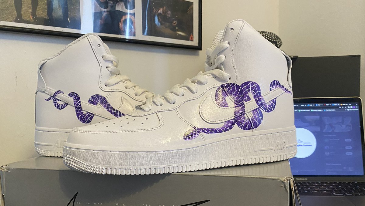 non_customs's tweet photo. Been holding of posting these beauties until @toonyeth received them, didn't want to spoil the surprise! 

From the UK all the way to Canada ehh!

Thanks again for the trust mate, hope you enjoy them as much as I did making them!

#sneakers #web3 #NFTs #nike https://t.co/HcZx0mGlYM