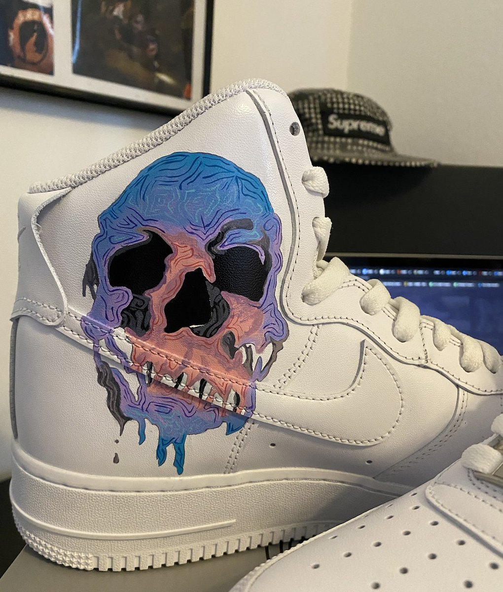 non_customs's tweet photo. Been holding of posting these beauties until @toonyeth received them, didn't want to spoil the surprise! 

From the UK all the way to Canada ehh!

Thanks again for the trust mate, hope you enjoy them as much as I did making them!

#sneakers #web3 #NFTs #nike https://t.co/HcZx0mGlYM