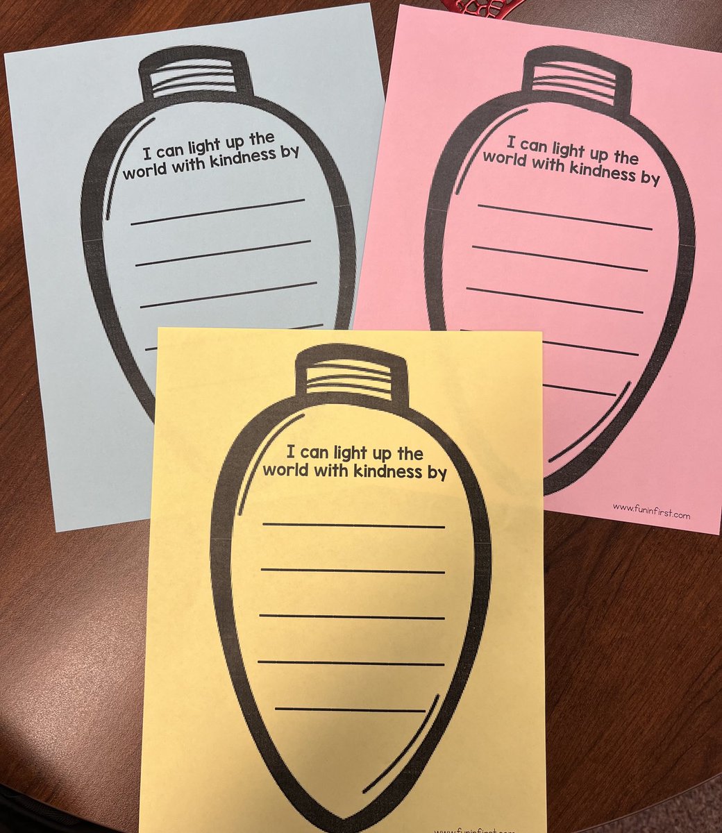 StPaulsPVNC's tweet photo. Safe and Caring Schools Week has begun at St. Paul! We are creating a string of Christmas Kindness lights that will be hung throughout our library for all to read. Let’s light up the world with kindness!! ⁦⁦@PVNCCDSB⁩ #PVNCinspires https://t.co/PLyWsWdaDf