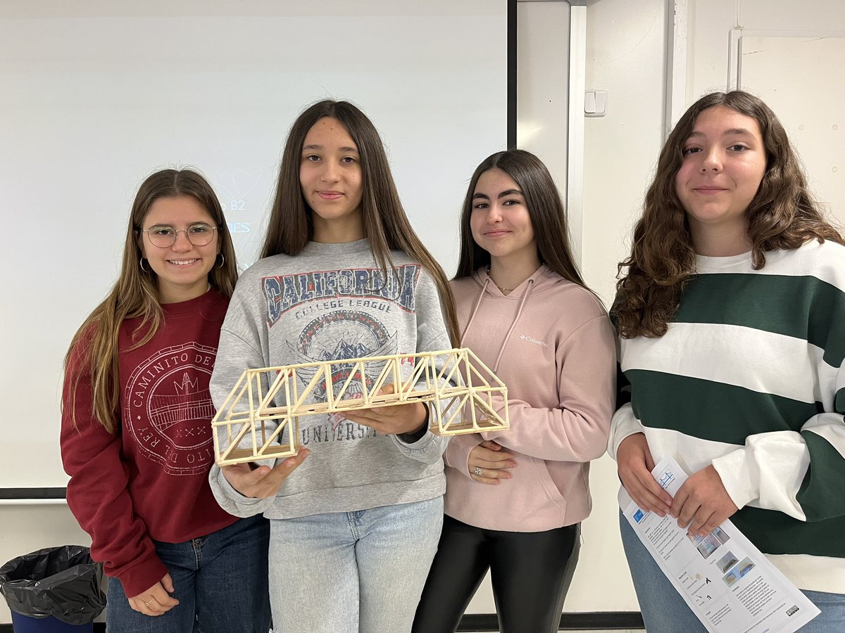 InstitutSantPol's tweet photo. Seguim presentat ponts #estructures #3ESO #Tecnologies https://t.co/Pj9I40HDEe