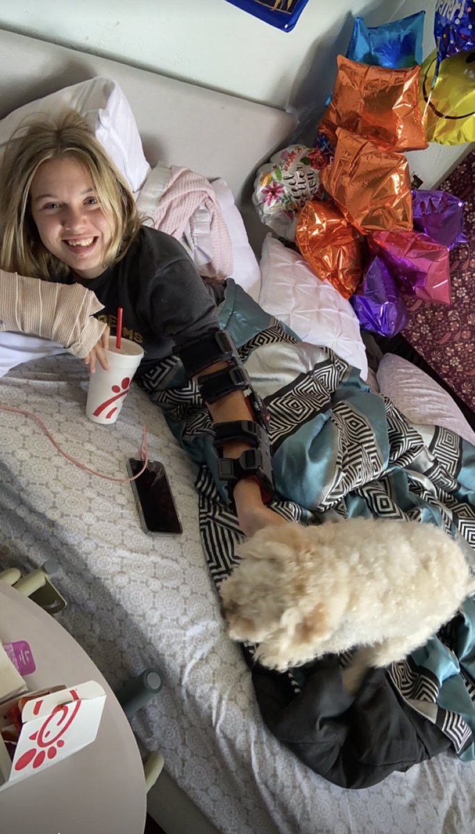 urbans5thgrade's tweet photo. Gratitude Challenge day 21… a challenge I have overcome was taking care of my very broken baby girl, sending her off to college, starting a new job and becoming a coach so grateful for being in the other side of it❤️ #FISDMadetoShine #WMSGratitude https://t.co/3s36RW3yXs