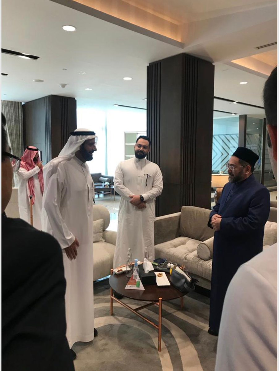 Rehalapp's tweet image. تشرفنا اليوم نحن السيد رمزي رأفت الكتبي المدير العام لمجموعة @Marmaragroupsa و @Rehalapp  بلقاء معالي وزير الحج السيد #توفيق #الربيعة خلال توديعنا لسماحة مفتي ووزير الحج لجمهورية #أوزباكستان 🇺🇿الشقيقة 
#Umrah #uzb #KSA