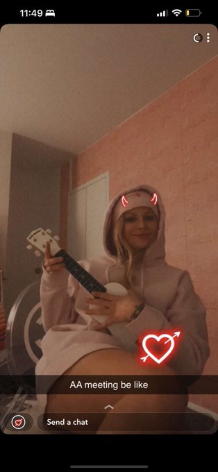 Bored on zoom meetings.. a series https://t.co/CZo7xxbZxE<a href="/tag/x3show"class="tags"><span>#x3show</span></a>