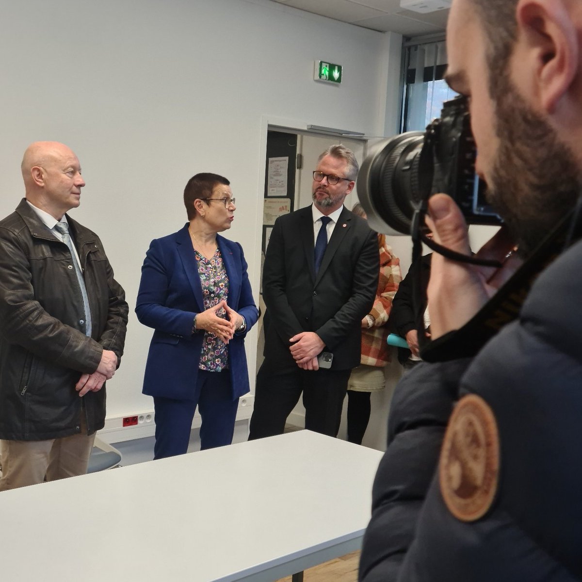 LPNews_BFC's tweet photo. 🎀Inauguration du bureau de Poste st Hippolyte |
📸Sous le feu des #projecteurs, c'est aujourd'hui qu'ouvre la première étape numérique du #Doubs !📍
👥#Accessible au grand public, cet espace va permettre la mise en place d'#ateliers #numériques.
#inclusion #inclusionnumerique https://t.co/RT1pzC7S2e