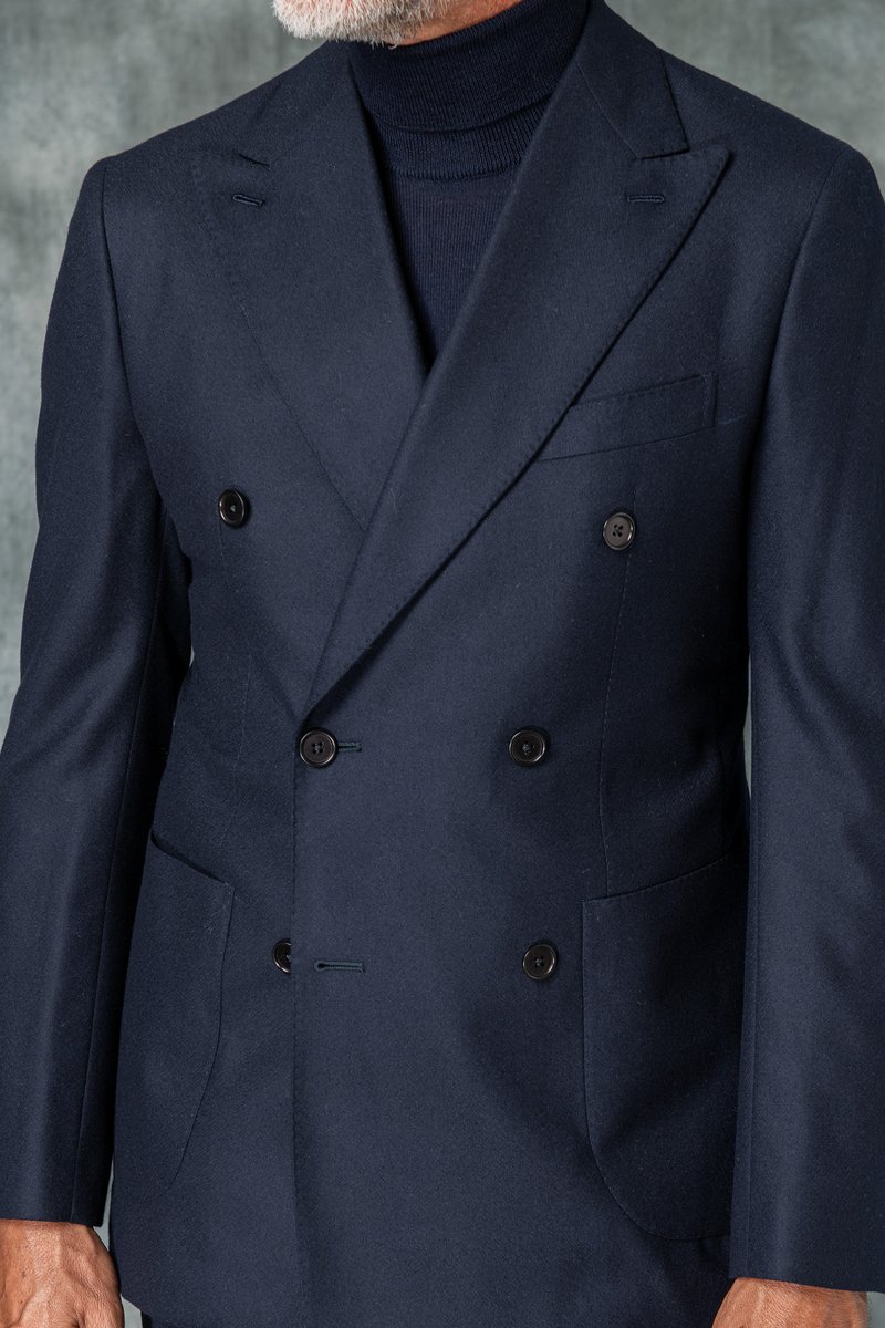 ParmaPini's tweet photo. Details you can expect to find in our blue double breasted jacket include a "Barchetta" chest pocket, 2 patch pockets, peak lapels and button closures. 

https://t.co/x9TOJK2qi2

#piniparma #menswear #doublebreastedjacket #mensjackets #menslooks #italianstyle #madeinitaly https://t.co/0OpRgb4Axc